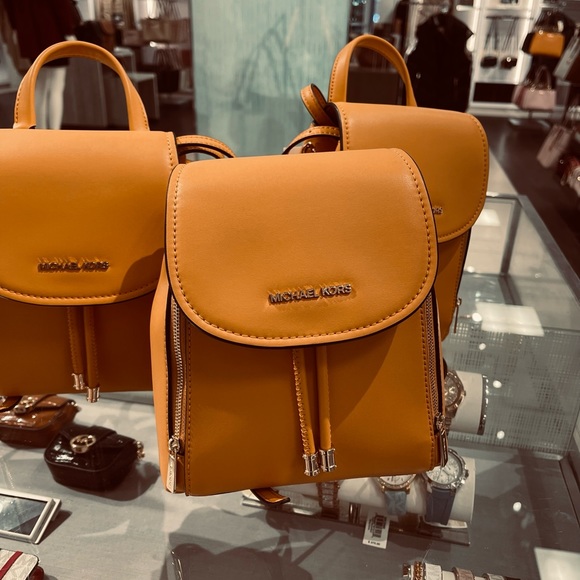 Michael Kors Backpack Bag Phoebe XS Flap Drawstring Backpack Honeycomb New - Picture 14 of 16